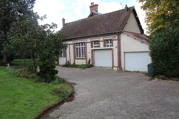 PROPRIETE - MAISON DE MAITRE L'AIGLE 12 pièce(s) 285 m2 avec piscine couverte