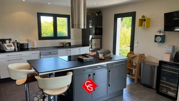 Maison contemporaine double garage-atelier-pièce de loisir- en exclusivité SOUS-COMPROMIS