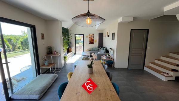 Maison contemporaine double garage-atelier-pièce de loisir- en exclusivité SOUS-COMPROMIS