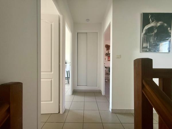 Maison
         4 pièces
        - 90 m² Exclusivité 175 000 € *