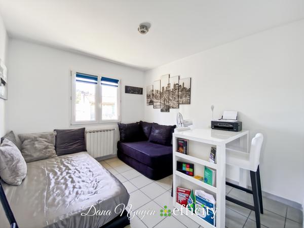 Maison
         4 pièces
        - 90 m² Exclusivité 175 000 € *