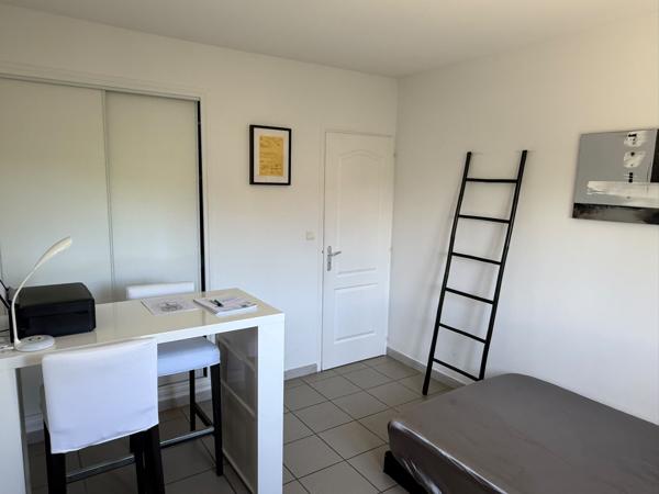 Maison
         4 pièces
        - 90 m² Exclusivité 175 000 € *