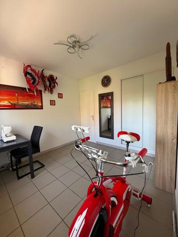 Maison
         4 pièces
        - 90 m² Exclusivité 175 000 € *