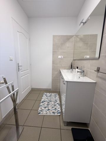 Maison
         4 pièces
        - 90 m² Exclusivité 175 000 € *