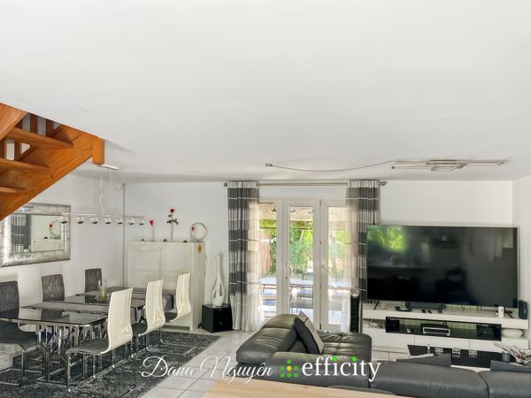 Maison
         4 pièces
        - 90 m² Exclusivité 175 000 € *