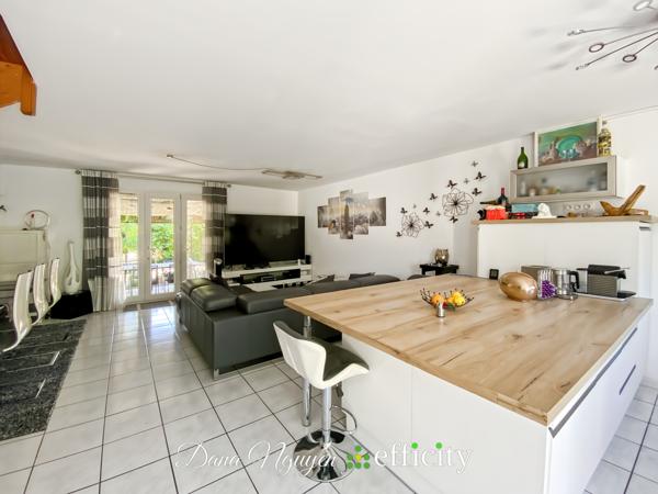 Maison
         4 pièces
        - 90 m² Exclusivité 175 000 € *