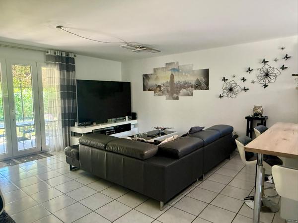 Maison
         4 pièces
        - 90 m² Exclusivité 175 000 € *