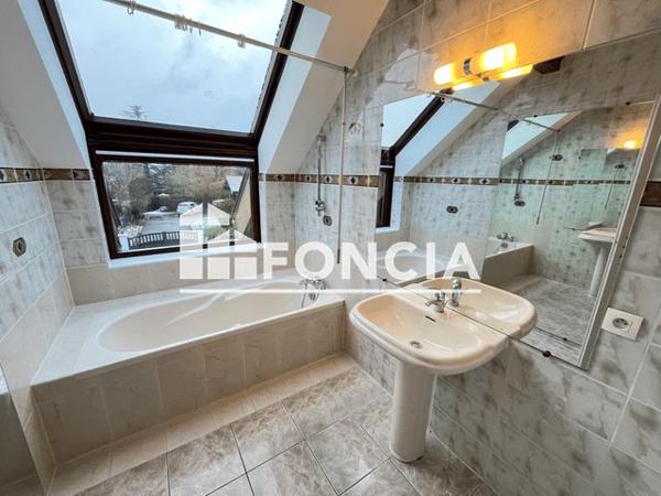 Location Maison 6 pièces 117.7 m² - ROUTE DE MESSERY Nernier 74140