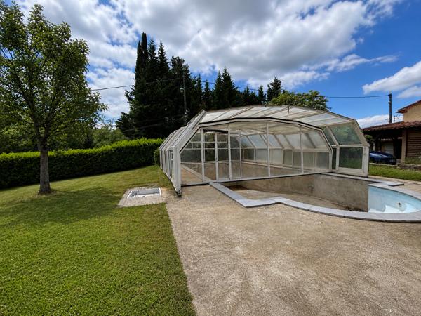Maison
         6 pièces
        - 128 m² Exclusivité 215 000 € *