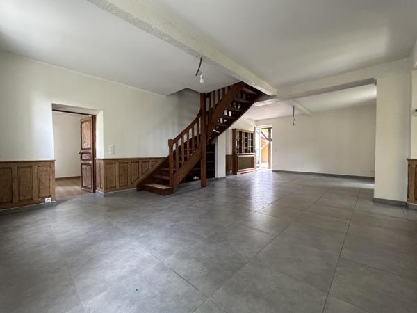 Maison
         6 pièces
        - 128 m² Exclusivité 215 000 € *