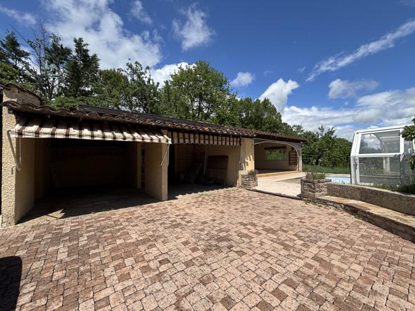 Maison
         6 pièces
        - 128 m² Exclusivité 215 000 € *