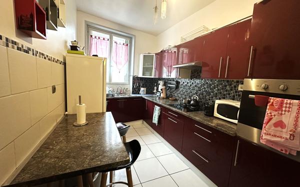 Appartement à vendre    3 pièces • 86 m2 Mulhouse