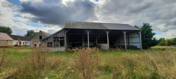 Corps de ferme à vendre à Poulaines dans l'Indre (36210), ref : 021/1510