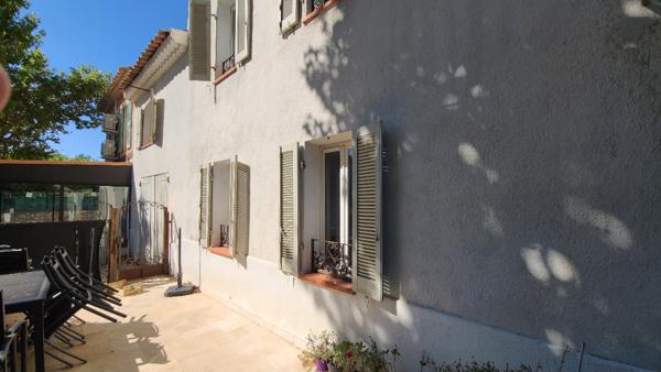 Vitrolles Village, Maison  T5 avec 4 chambres, terrasse, garage au vieux village