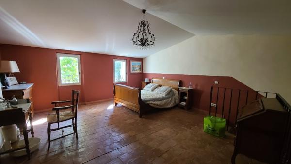 Vitrolles Village, Maison  T5 avec 4 chambres, terrasse, garage au vieux village