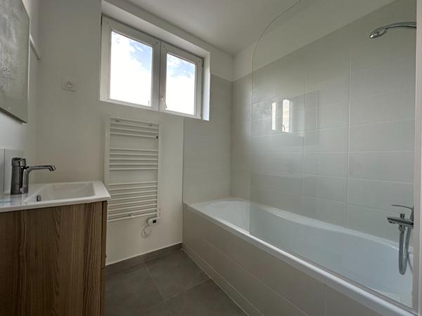 Location appartement Villeneuve-d'Ascq - 3 pièce(s) - 54 m² - 820 €/mois