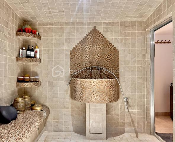 Immeuble mixte de 783 m²