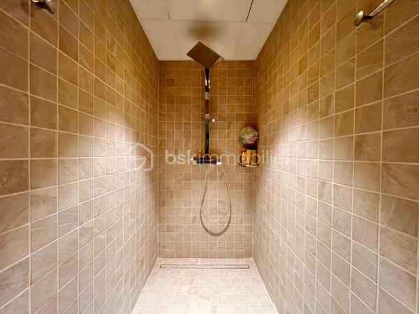 Immeuble mixte de 783 m²