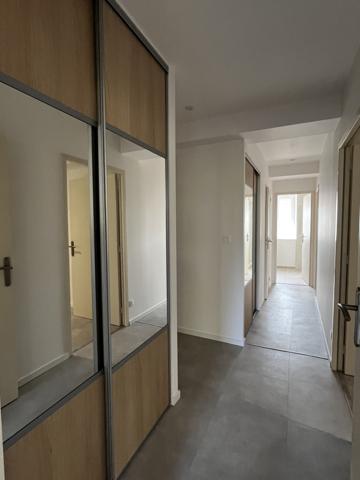 T2 AVEC BUREAU RENOVÉ - CENTRE TARARE