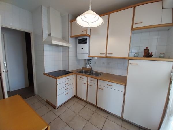 Hendaye plage bel appartement traversant avec parking