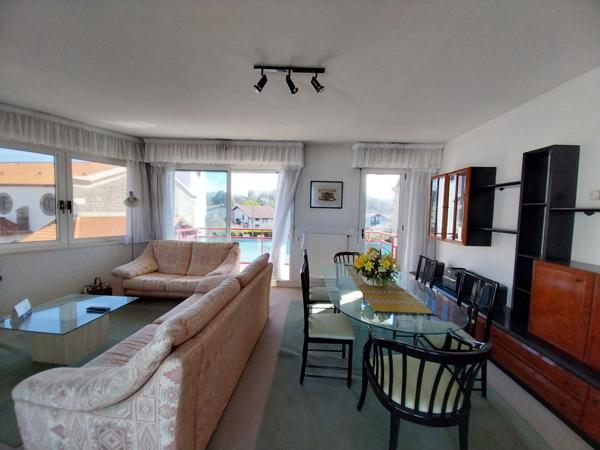 Hendaye plage bel appartement traversant avec parking