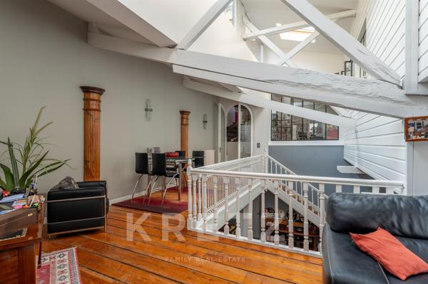 Bordeaux Chartrons : Maison-Loft d'exception avec terrasse, salle de cinéma et garage 100 m2
