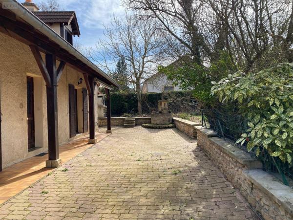 Maison à vendre à Paray-le-Monial en Saône-et-Loire (71600), ref : M-E-CA   
NORD