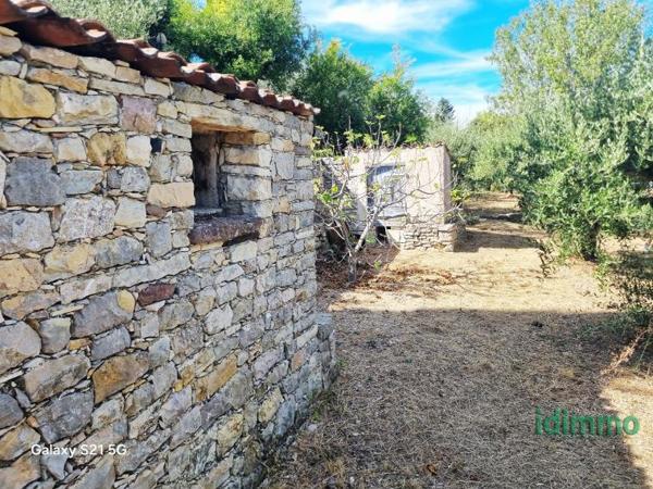 A découvrir Flayosc cette jolie villa F8 200m piscine terrasse sur 1448m terrain 475000€ dpe d Flayosc (83780)