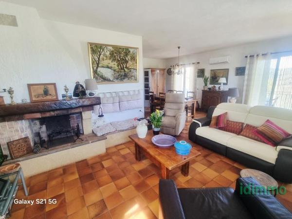 A découvrir Flayosc cette jolie villa F8 200m piscine terrasse sur 1448m terrain 475000€ dpe d Flayosc (83780)