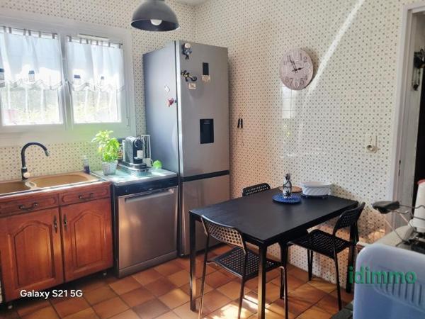 A découvrir Flayosc cette jolie villa F8 200m piscine terrasse sur 1448m terrain 475000€ dpe d Flayosc (83780)