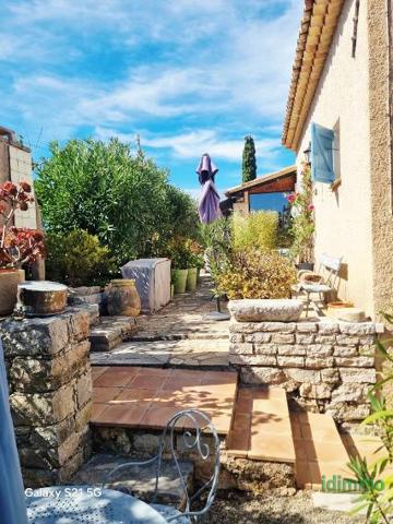 A découvrir Flayosc cette jolie villa F8 200m piscine terrasse sur 1448m terrain 475000€ dpe d Flayosc (83780)