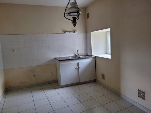 Vente Maison 7 pièces 175 m2 à Alaigne