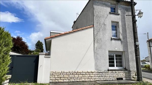 Maison à vendre |  Baignes-Sainte-Radegonde |  10 pièces | 215 m²