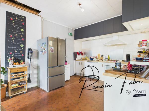 Maison en pierre avec 3 chambres avec jardin et parking privatif