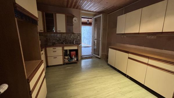 Maison
         6 pièces
        - 170 m² 116 000 € *