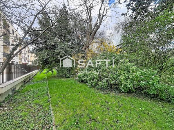 Centre-ville - dans une impasse, 4 pièces traversant de 84m² au calme absolu avec balcon plein Sud et 3 chambres.