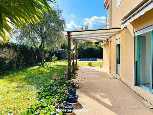 Appartement 3 pièces 90 m2, 530m2 de jardin, piscine