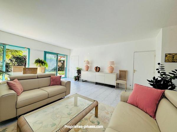 Appartement 3 pièces 90 m2, 530m2 de jardin, piscine