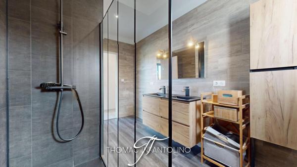 EN EXCLUSIVITE - PLAIN PIED - 3 CHAMBRES DONT UNE SUITE - STUDIO - 2 CHAMBRES D'APPOINT - GARAGE - PISCINE