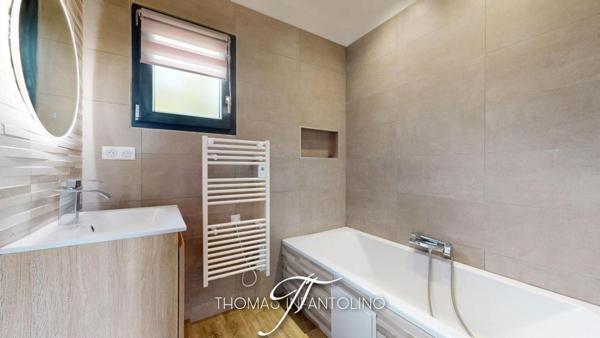 EN EXCLUSIVITE - PLAIN PIED - 3 CHAMBRES DONT UNE SUITE - STUDIO - 2 CHAMBRES D'APPOINT - GARAGE - PISCINE