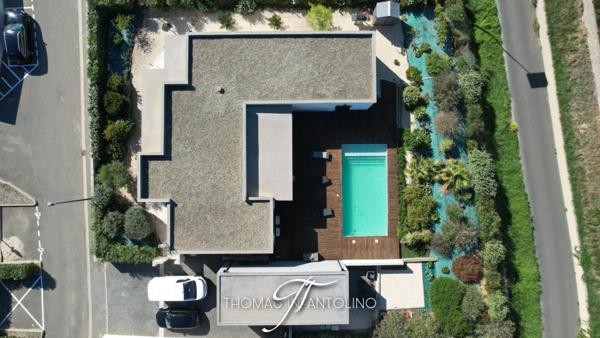 EN EXCLUSIVITE - PLAIN PIED - 3 CHAMBRES DONT UNE SUITE - STUDIO - 2 CHAMBRES D'APPOINT - GARAGE - PISCINE