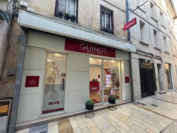 Local commercial Avignon  intra muros