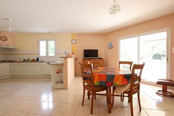 Maison de plain-pied, Fors 7 pièce(s) 192 m2