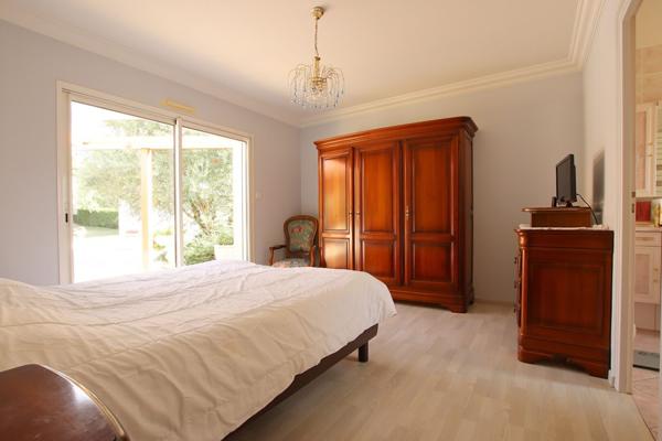 Maison de plain-pied, Fors 7 pièce(s) 192 m2