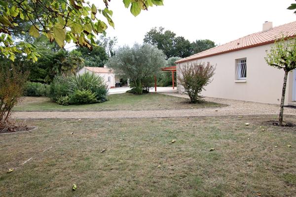 Maison de plain-pied, Fors 7 pièce(s) 192 m2