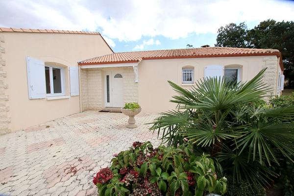 Maison de plain-pied, Fors 7 pièce(s) 192 m2
