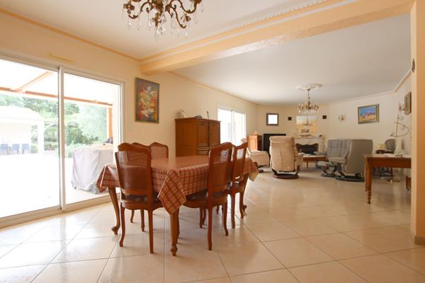 Maison de plain-pied, Fors 7 pièce(s) 192 m2