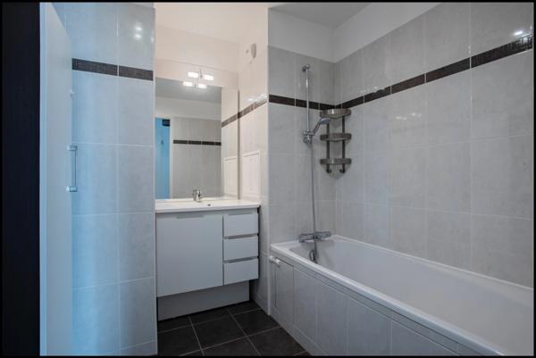 Appartement à vendre 4 pièces avec terrasse BAGNEUX (92)