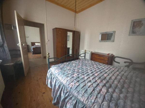CAPENDU :  MAISON A PETIT PRIX ET GRAND TERRAIN  !