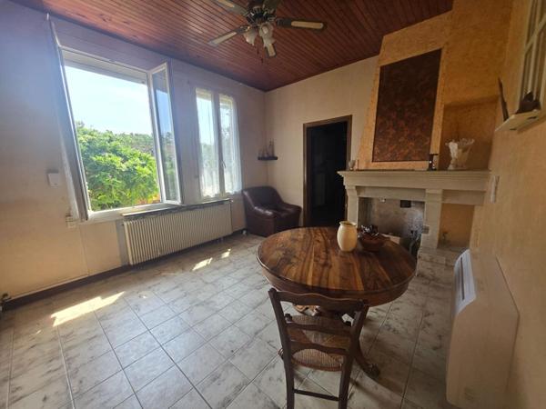 CAPENDU :  MAISON A PETIT PRIX ET GRAND TERRAIN  !